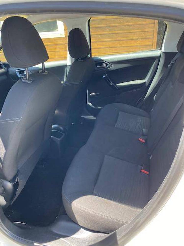 voiture occasion PEUGEOT 208 à la Réunion disponible sur noutlauto.re