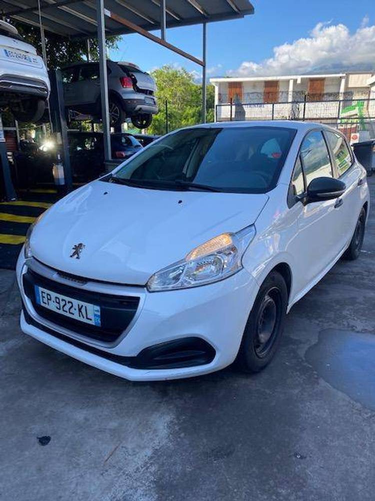 voiture occasion PEUGEOT 208 à la Réunion disponible sur noutlauto.re