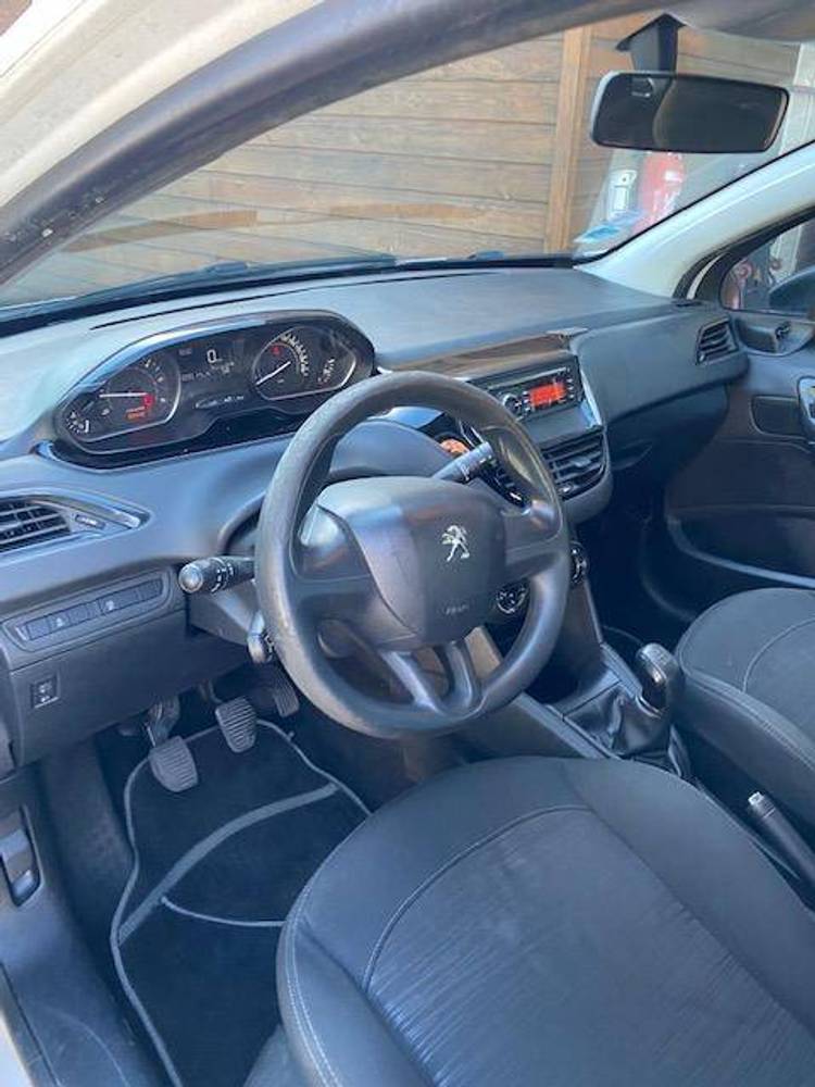 voiture occasion PEUGEOT 208 à la Réunion disponible sur noutlauto.re