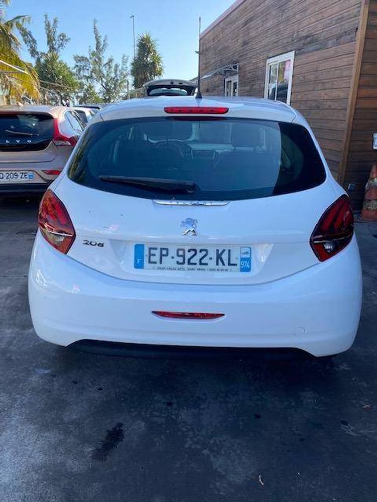 voiture occasion PEUGEOT 208 à la Réunion disponible sur noutlauto.re