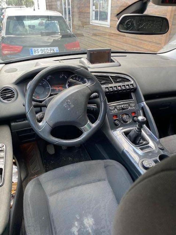 voiture occasion PEUGEOT 3008 à la Réunion disponible sur noutlauto.re