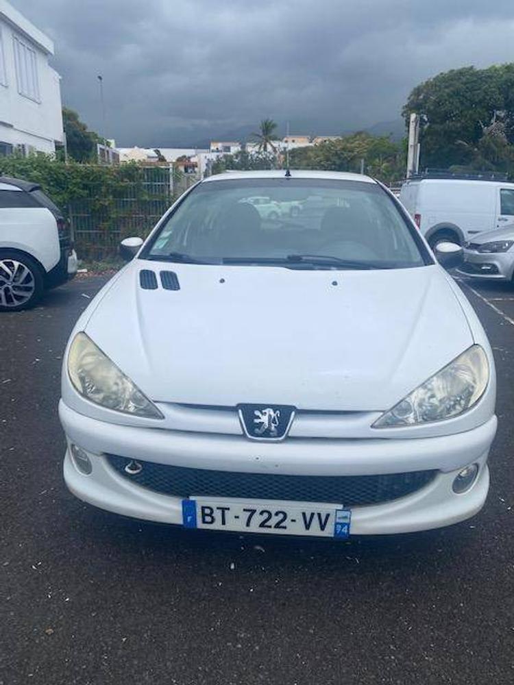 voiture occasion PEUGEOT 206 à la Réunion disponible sur noutlauto.re