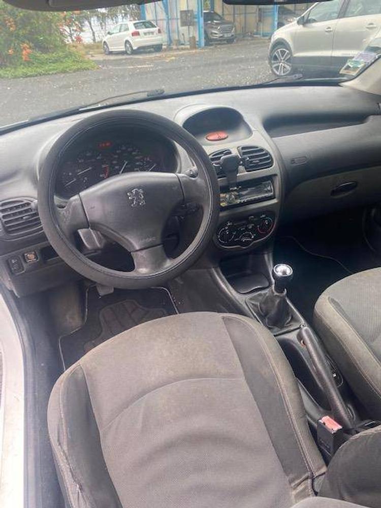 voiture occasion PEUGEOT 206 à la Réunion disponible sur noutlauto.re