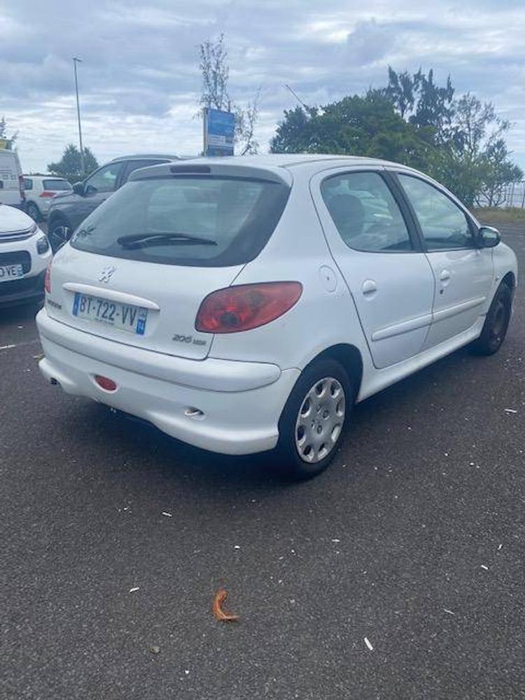 voiture occasion PEUGEOT 206 à la Réunion disponible sur noutlauto.re