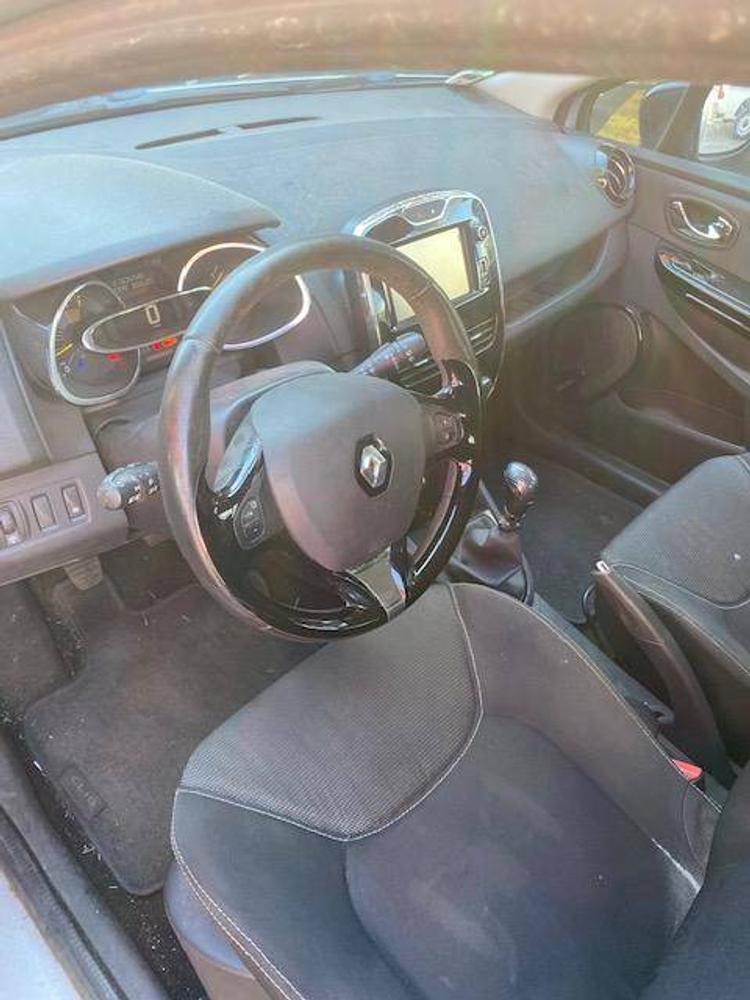 voiture occasion RENAULT  CLIO à la Réunion disponible sur noutlauto.re