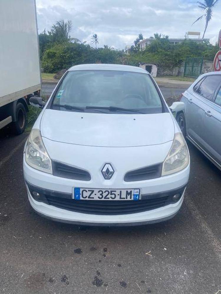 voiture occasion RENAULT  CLIO à la Réunion disponible sur noutlauto.re