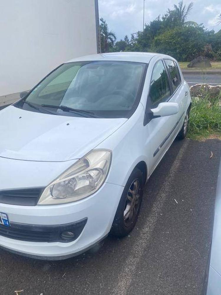 voiture occasion RENAULT  CLIO à la Réunion disponible sur noutlauto.re