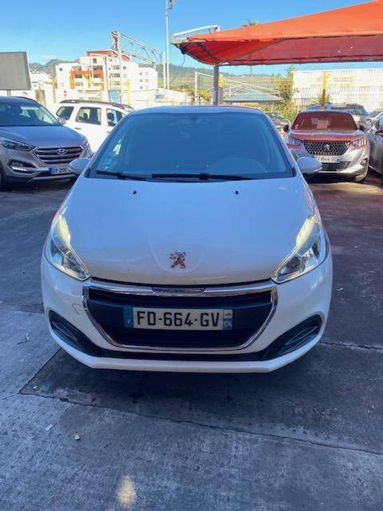 voiture occasion PEUGEOT  208 à la Réunion disponible sur noutlauto.re
