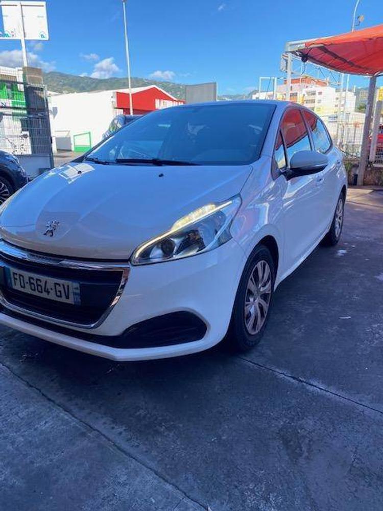 voiture occasion PEUGEOT  208 à la Réunion disponible sur noutlauto.re
