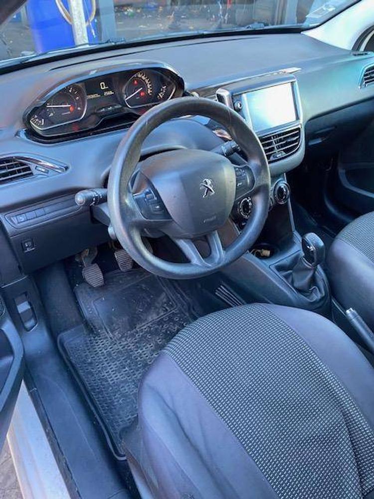 voiture occasion PEUGEOT  208 à la Réunion disponible sur noutlauto.re