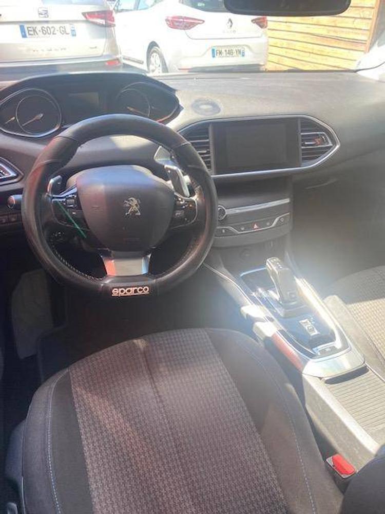 voiture occasion PEUGEOT  308 à la Réunion disponible sur noutlauto.re