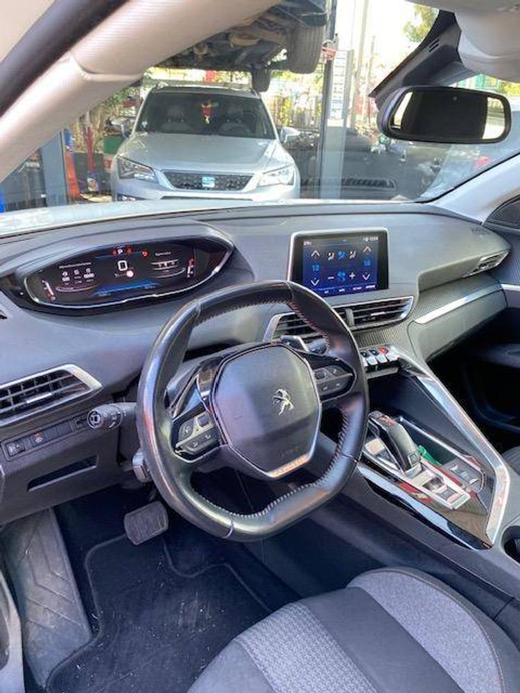 voiture occasion PEUGEOT  3008 à la Réunion disponible sur noutlauto.re