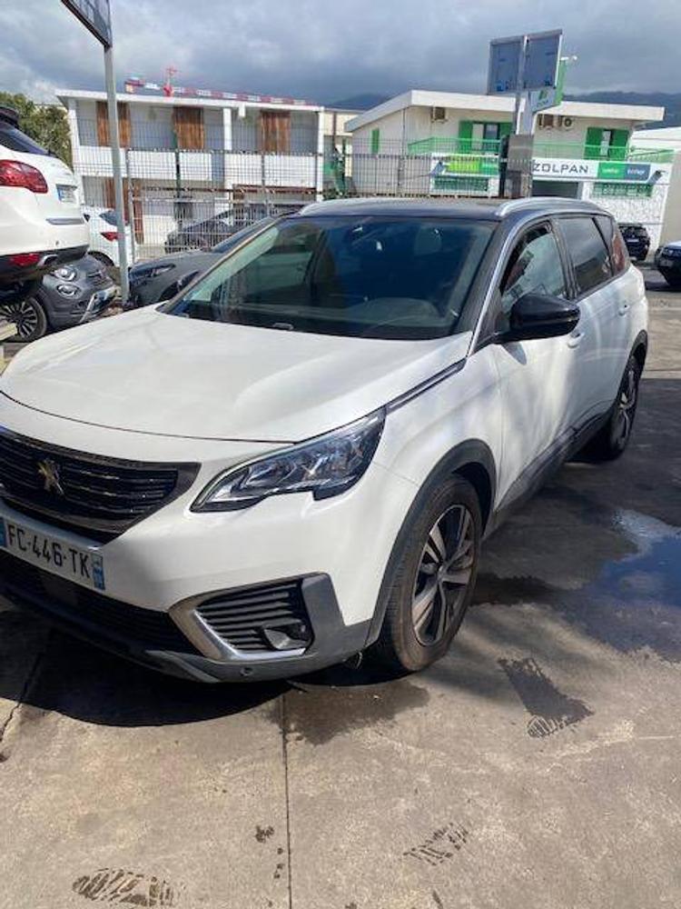 voiture occasion PEUGEOT  5008 à la Réunion disponible sur noutlauto.re