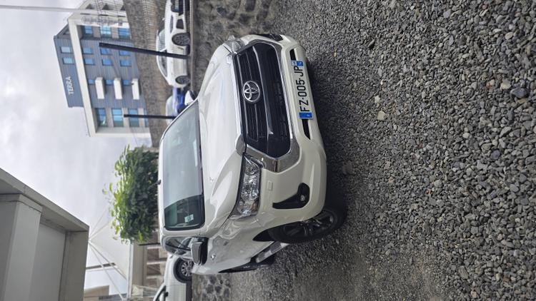 voiture occasion TOYOTA  HILUX à la Réunion disponible sur noutlauto.re
