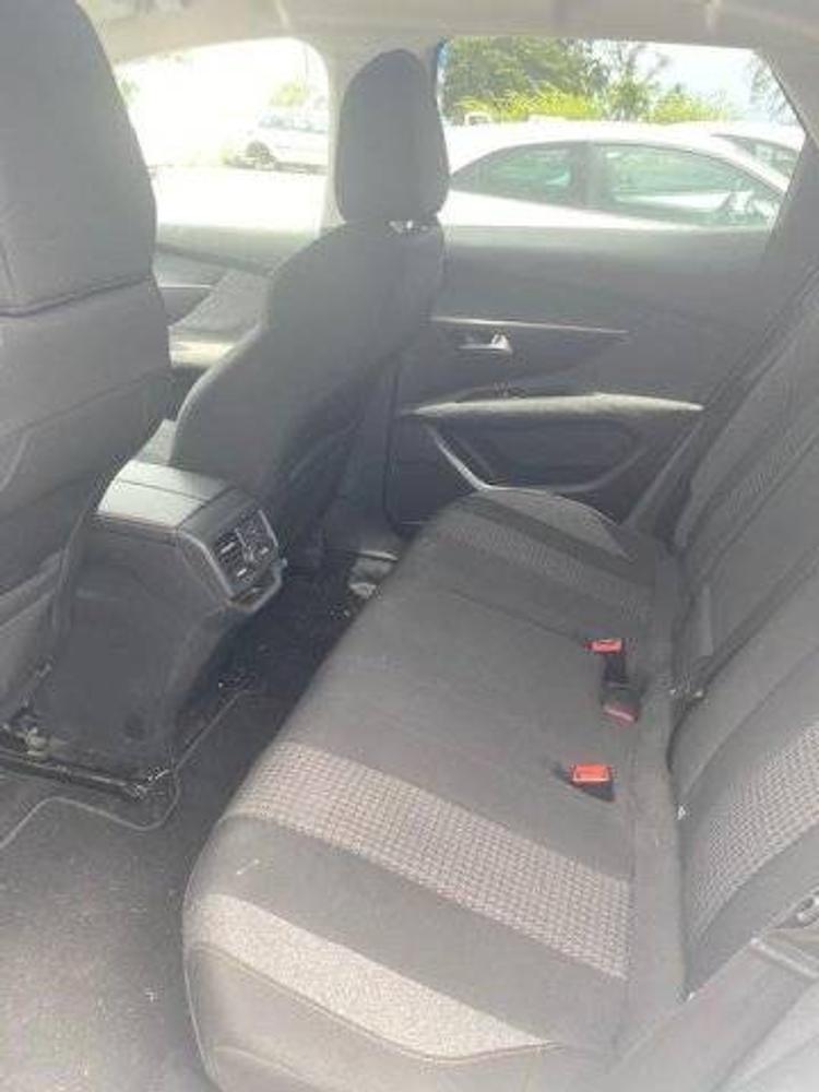 voiture occasion PEUGEOT  3008 à la Réunion disponible sur noutlauto.re