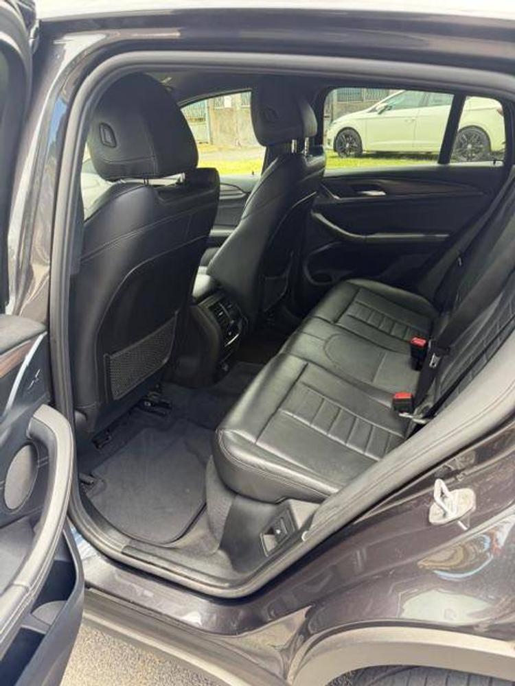 voiture occasion BMW  X4 à la Réunion disponible sur noutlauto.re