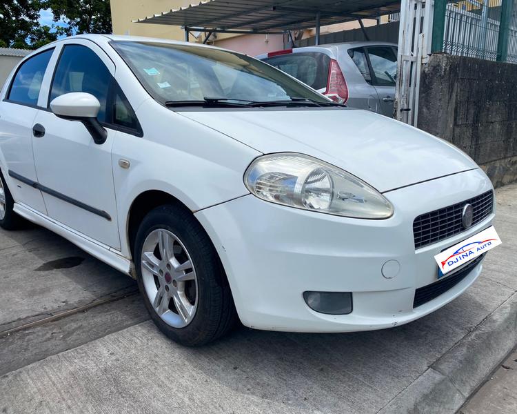 voiture occasion FIAT GRANDE PUNTO à la Réunion disponible sur noutlauto.re