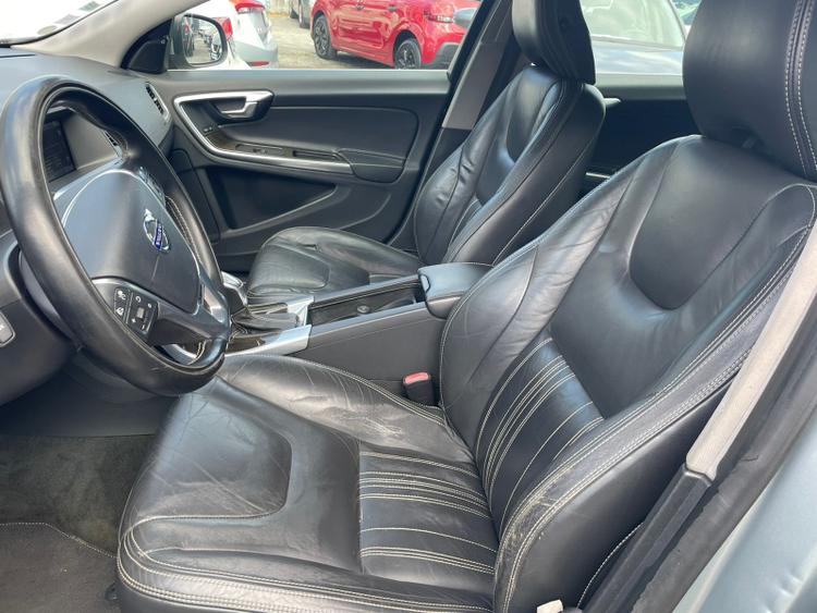 voiture occasion VOLVO V 60 à la Réunion disponible sur noutlauto.re