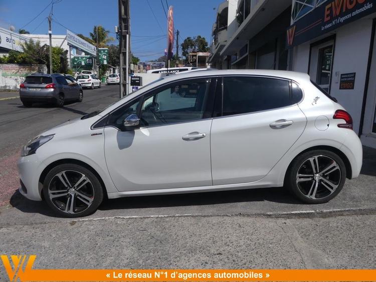 voiture occasion PEUGEOT 208 à la Réunion disponible sur noutlauto.re