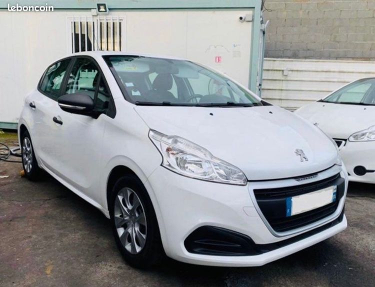 voiture occasion PEUGEOT 208 à la Réunion disponible sur noutlauto.re