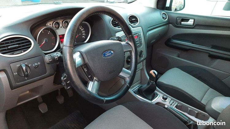 voiture occasion FORD FOCUS à la Réunion disponible sur noutlauto.re