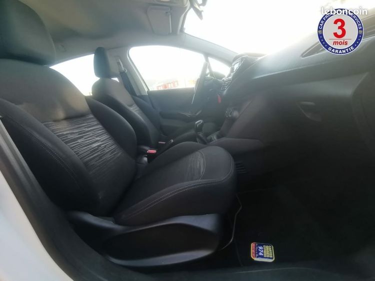 voiture occasion PEUGEOT 208 à la Réunion disponible sur noutlauto.re