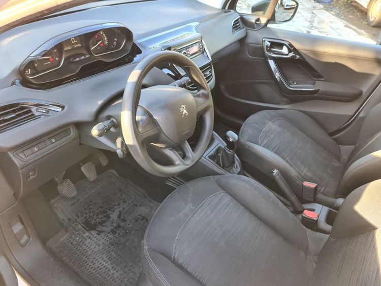 voiture occasion PEUGEOT 208 à la Réunion disponible sur noutlauto.re