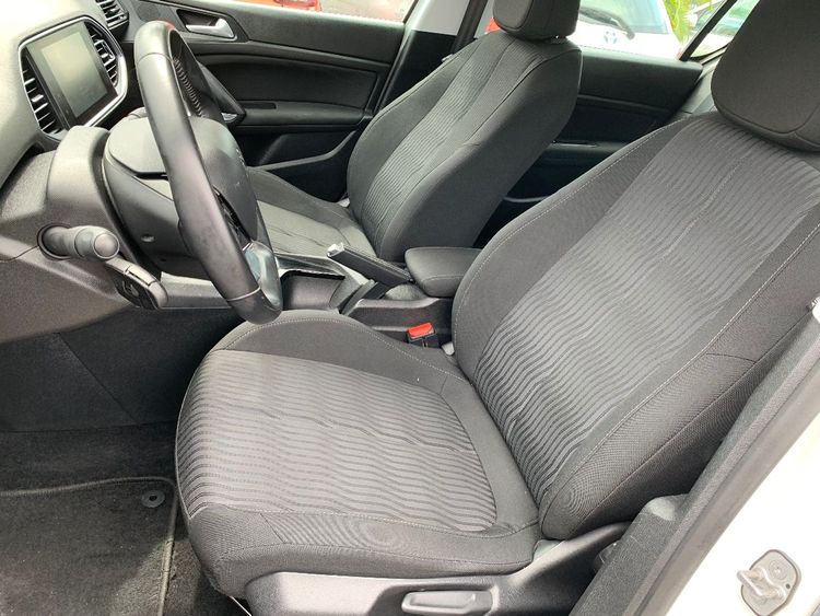 voiture occasion PEUGEOT 308 à la Réunion disponible sur noutlauto.re