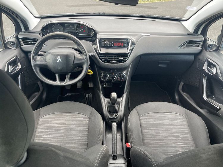 voiture occasion PEUGEOT 208 à la Réunion disponible sur noutlauto.re