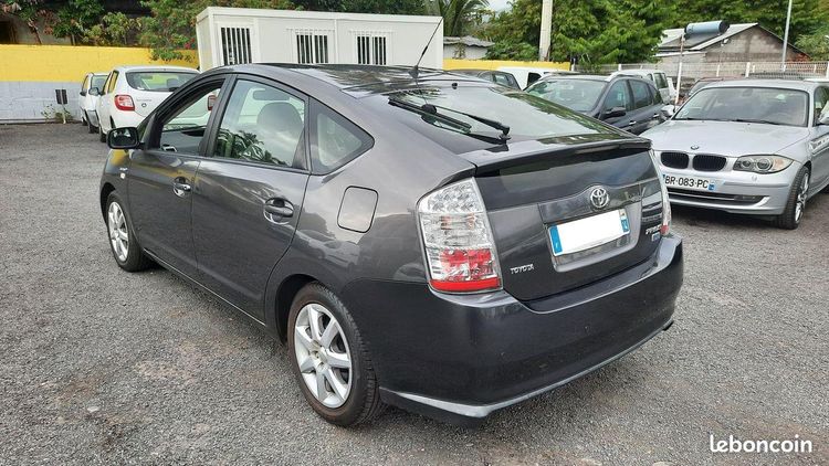 voiture occasion TOYOTA PRIUS à la Réunion disponible sur noutlauto.re
