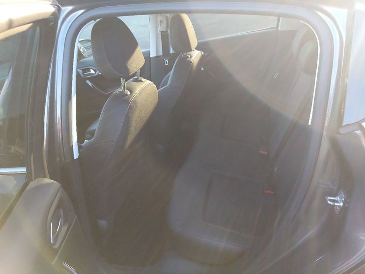 voiture occasion PEUGEOT 208 à la Réunion disponible sur noutlauto.re