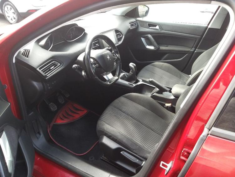 voiture occasion PEUGEOT 308 à la Réunion disponible sur noutlauto.re