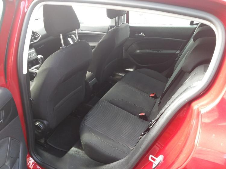 voiture occasion PEUGEOT 308 à la Réunion disponible sur noutlauto.re
