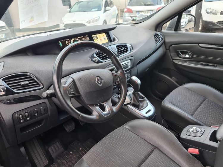 voiture occasion RENAULT SCENIC à la Réunion disponible sur noutlauto.re