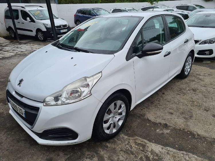 voiture occasion PEUGEOT 208 à la Réunion disponible sur noutlauto.re