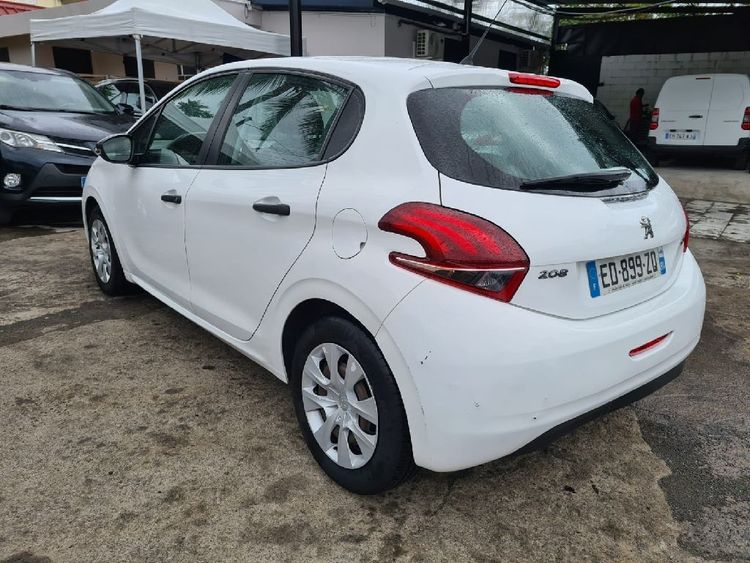 voiture occasion PEUGEOT 208 à la Réunion disponible sur noutlauto.re