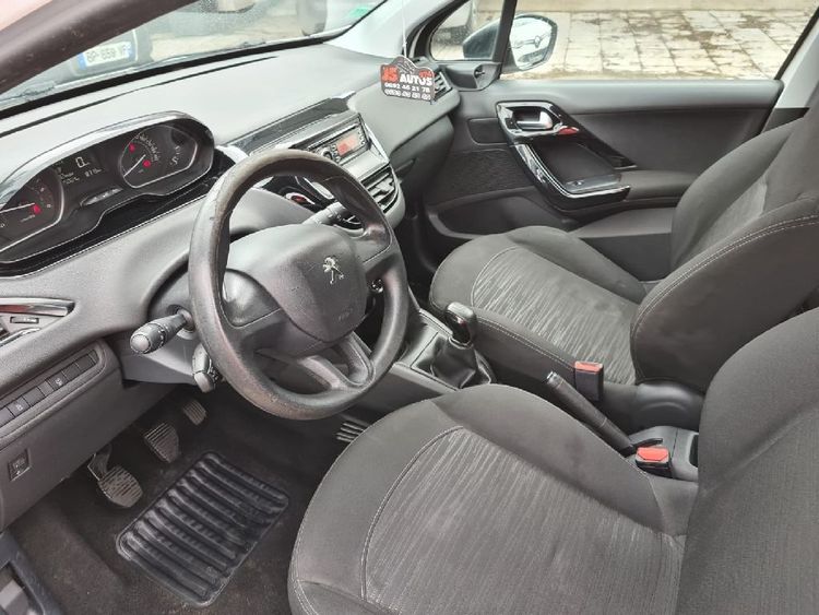 voiture occasion PEUGEOT 208 à la Réunion disponible sur noutlauto.re