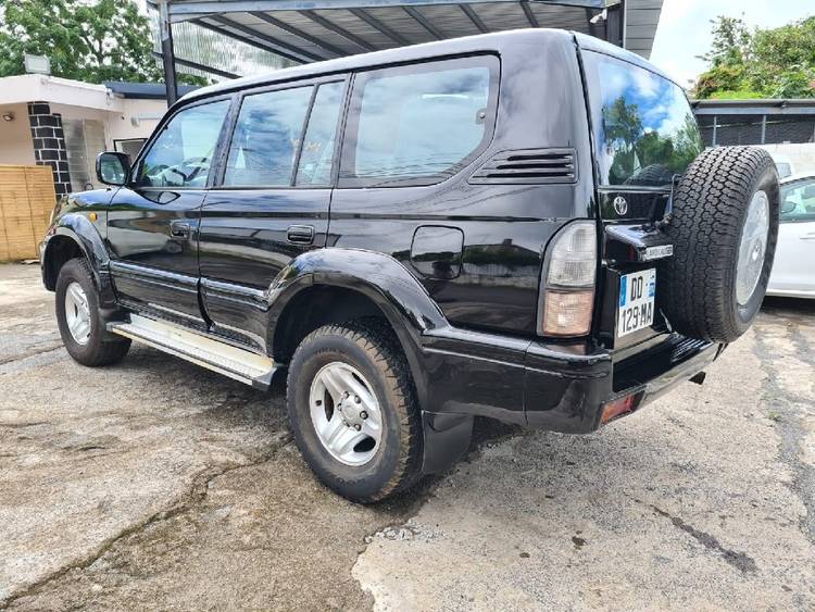 voiture occasion TOYOTA LAND CRUISER à la Réunion disponible sur noutlauto.re