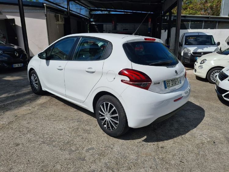 voiture occasion PEUGEOT 208 à la Réunion disponible sur noutlauto.re