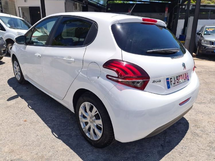 voiture occasion PEUGEOT 208 à la Réunion disponible sur noutlauto.re