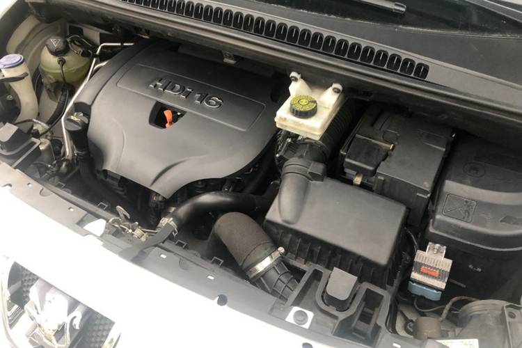 voiture occasion PEUGEOT 5008 à la Réunion disponible sur noutlauto.re