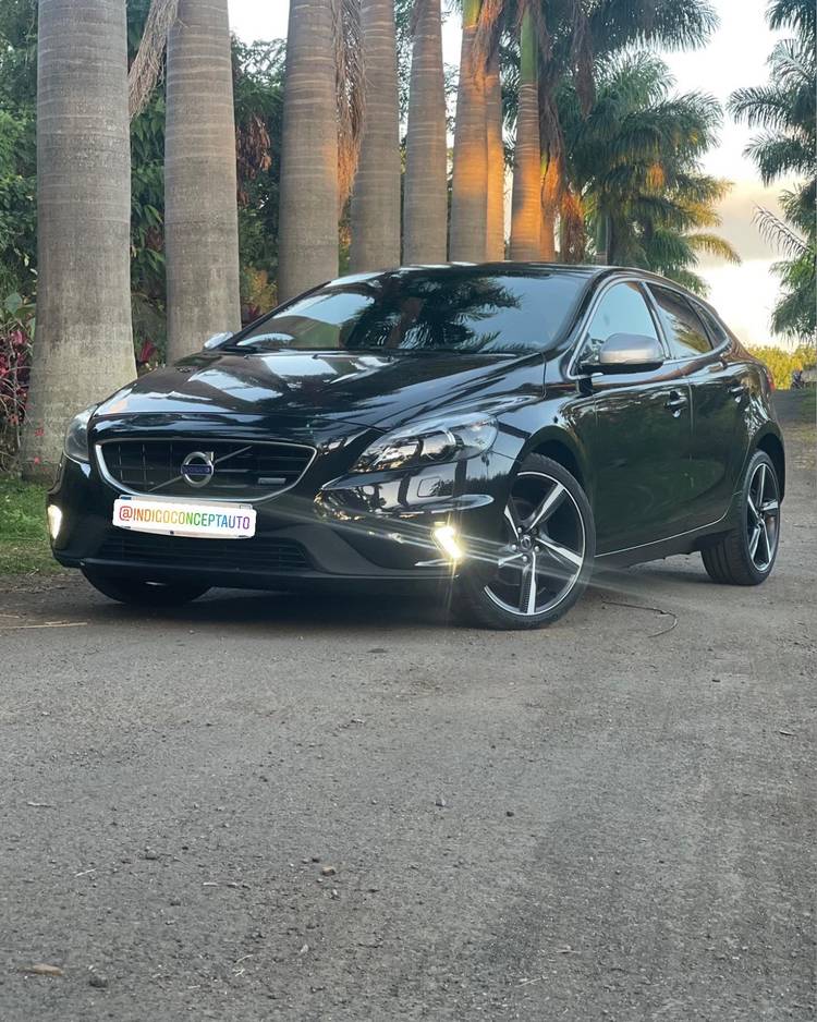 voiture occasion VOLVO V 40 à la Réunion disponible sur noutlauto.re