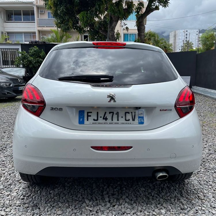 voiture occasion PEUGEOT 208 à la Réunion disponible sur noutlauto.re