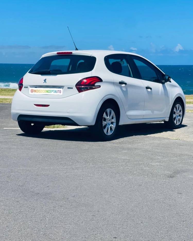 voiture occasion PEUGEOT 208 à la Réunion disponible sur noutlauto.re
