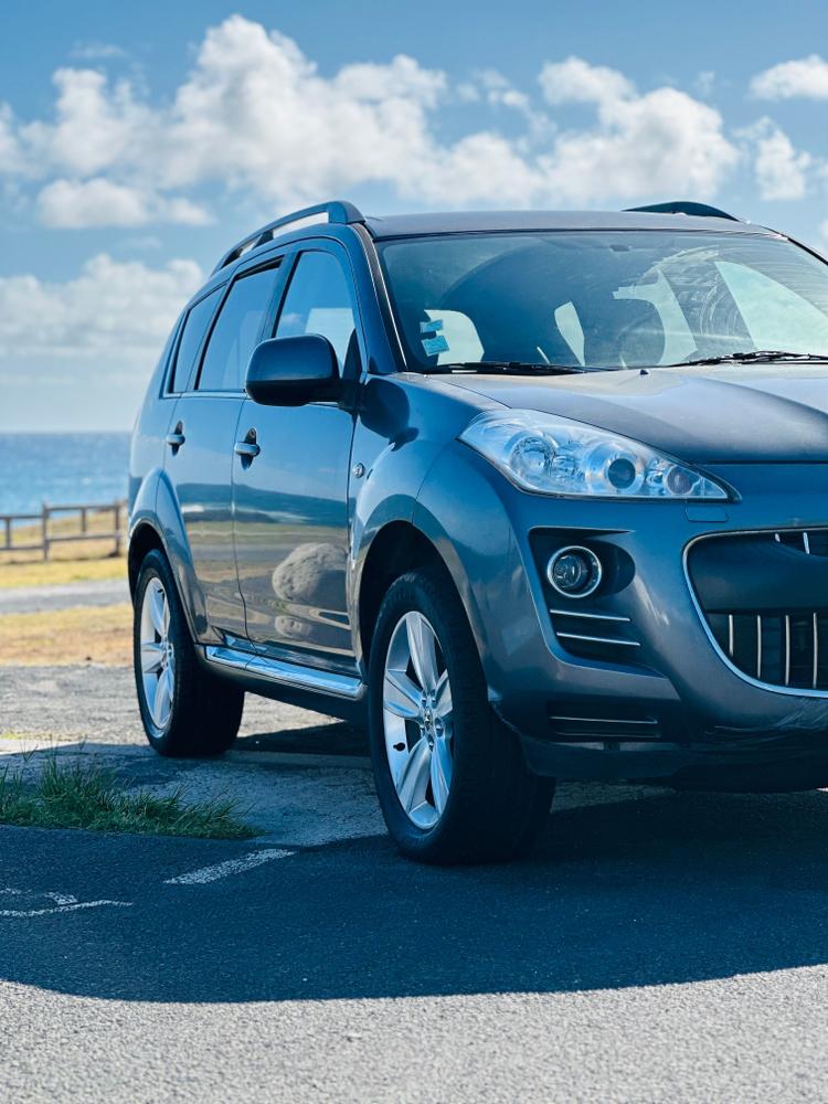 voiture occasion PEUGEOT 4007 à la Réunion disponible sur noutlauto.re