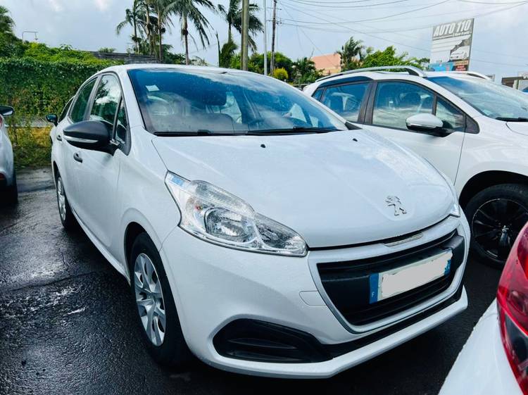 voiture occasion PEUGEOT 208 à la Réunion disponible sur noutlauto.re
