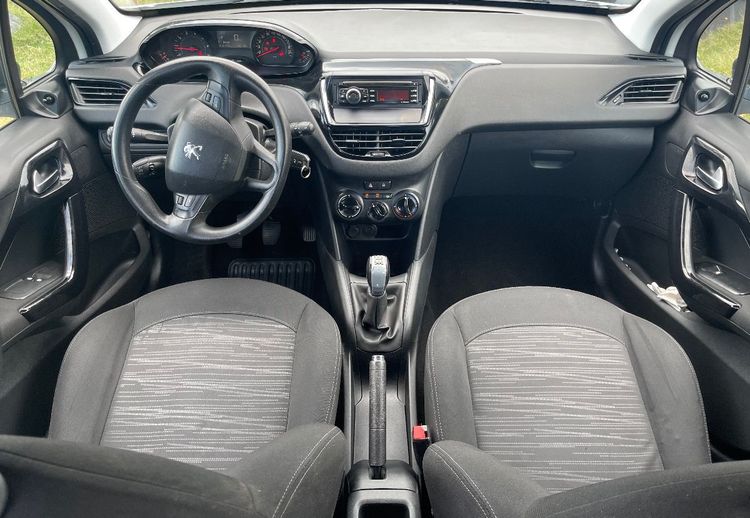voiture occasion PEUGEOT 208 à la Réunion disponible sur noutlauto.re