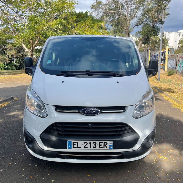 voiture occasion FORD TRANSIT CUSTOM à la Réunion disponible sur noutlauto.re