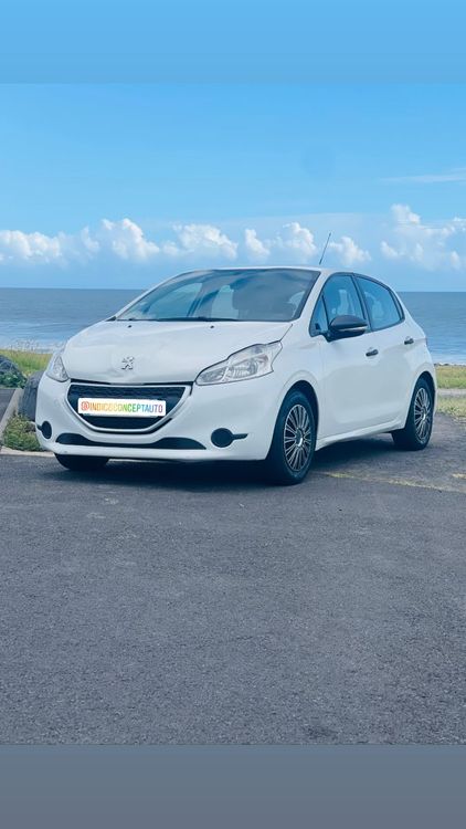 voiture occasion PEUGEOT 208 à la Réunion disponible sur noutlauto.re