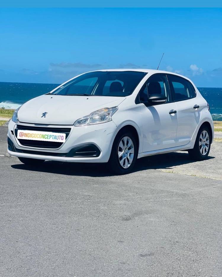 voiture occasion PEUGEOT 208 à la Réunion disponible sur noutlauto.re